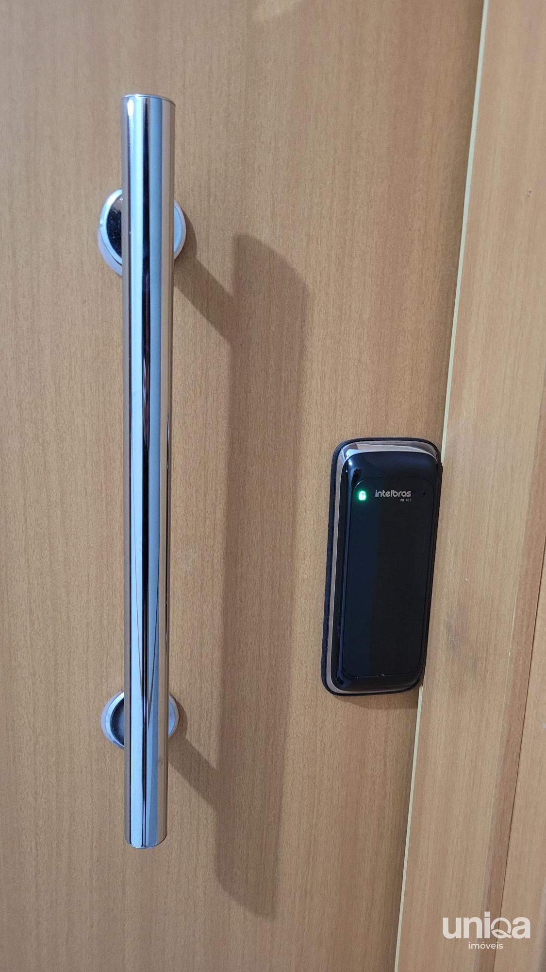 Apartamento 02 Dormitórios Semi-mobiliado para venda em camobi ed Vila di Fiori