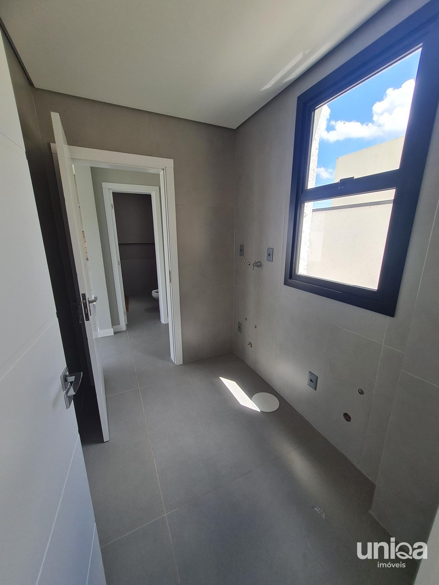 Casa nova 3 suítes + escritório térreo Cond Viareggio em Camobi Santa Maria