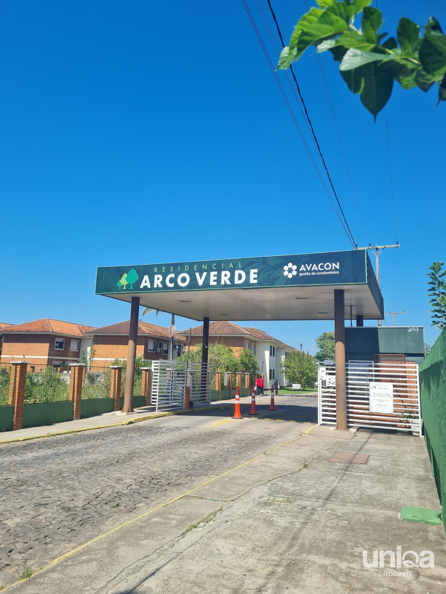 Apartamento 02 dormitórios com garagem para venda no Residencial Arco Verde