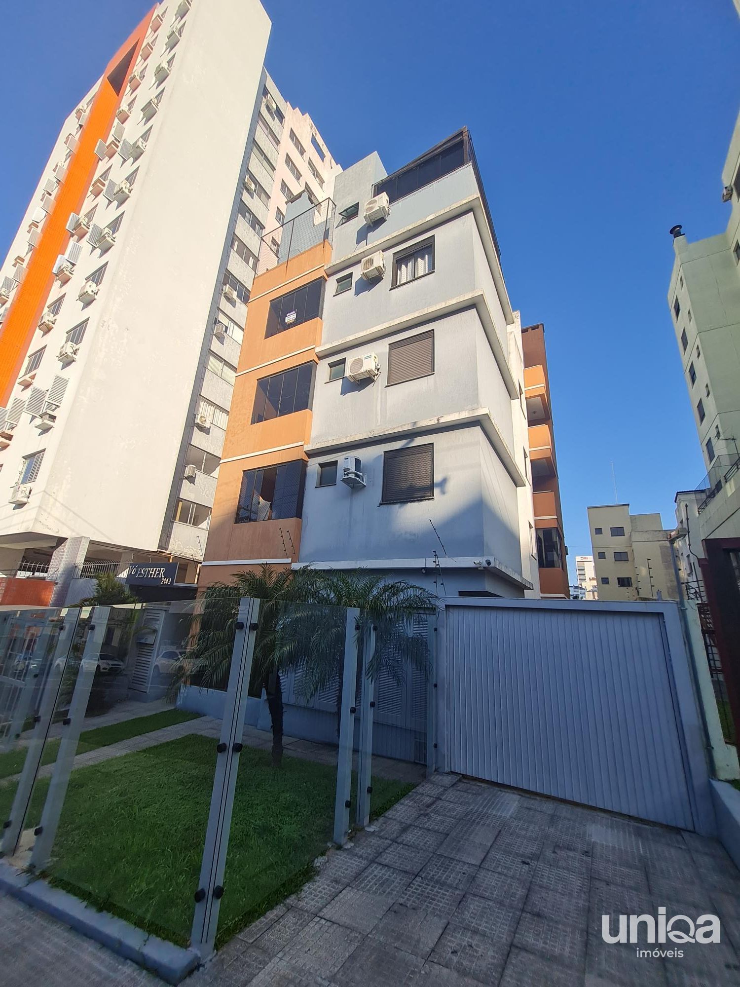 Cobertura 02 dorm para venda em Santa Maria Terraço com Jacuzzi no ed Vó Esther