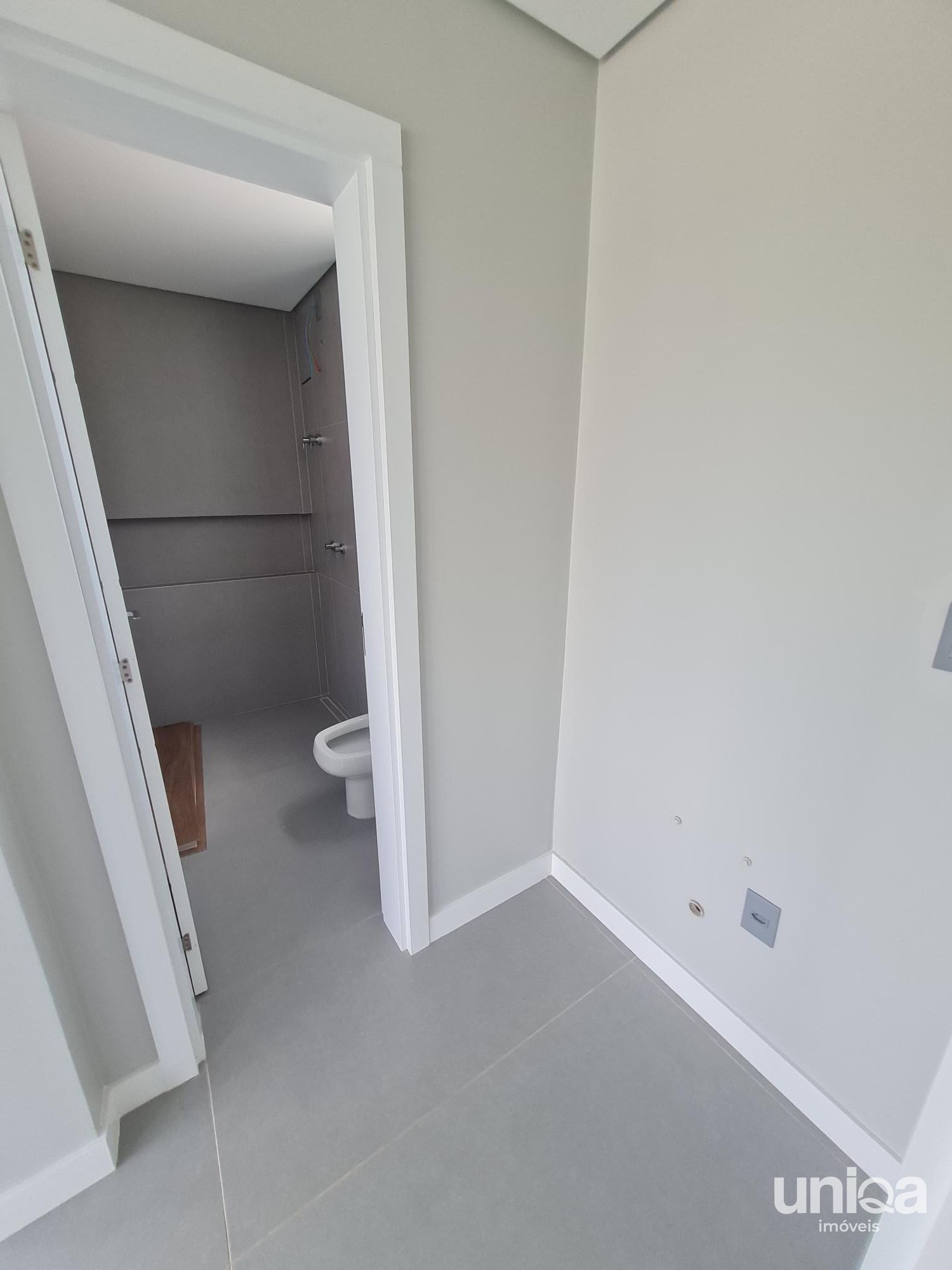 Casa nova 3 suítes + escritório térreo Cond Viareggio em Camobi Santa Maria
