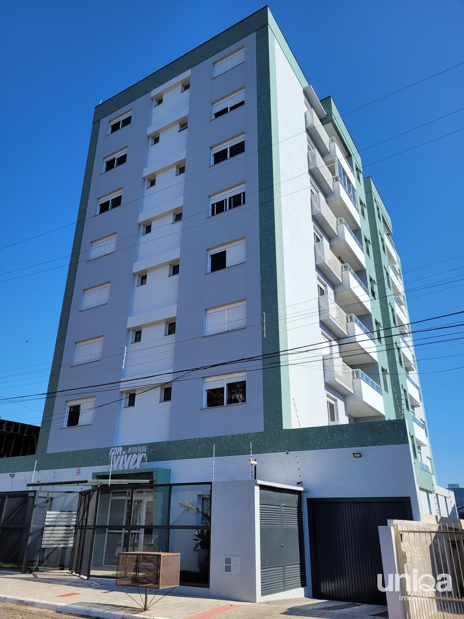 Apartamento 2 dormitórios, com churrasqueira , sacada e garagem