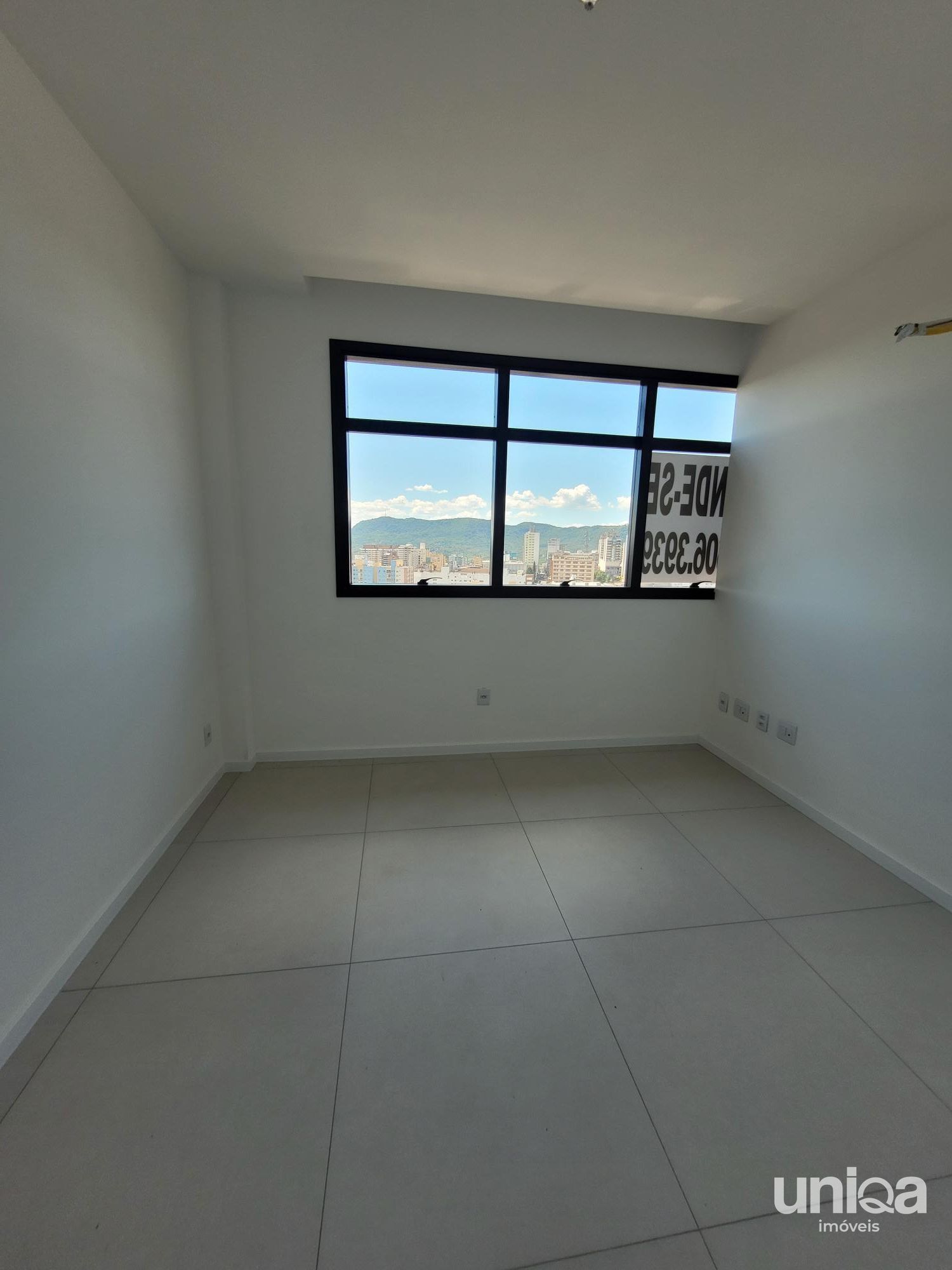 Sala comercial próximo ao Hospital de Caridade em Santa Maria - foto 9