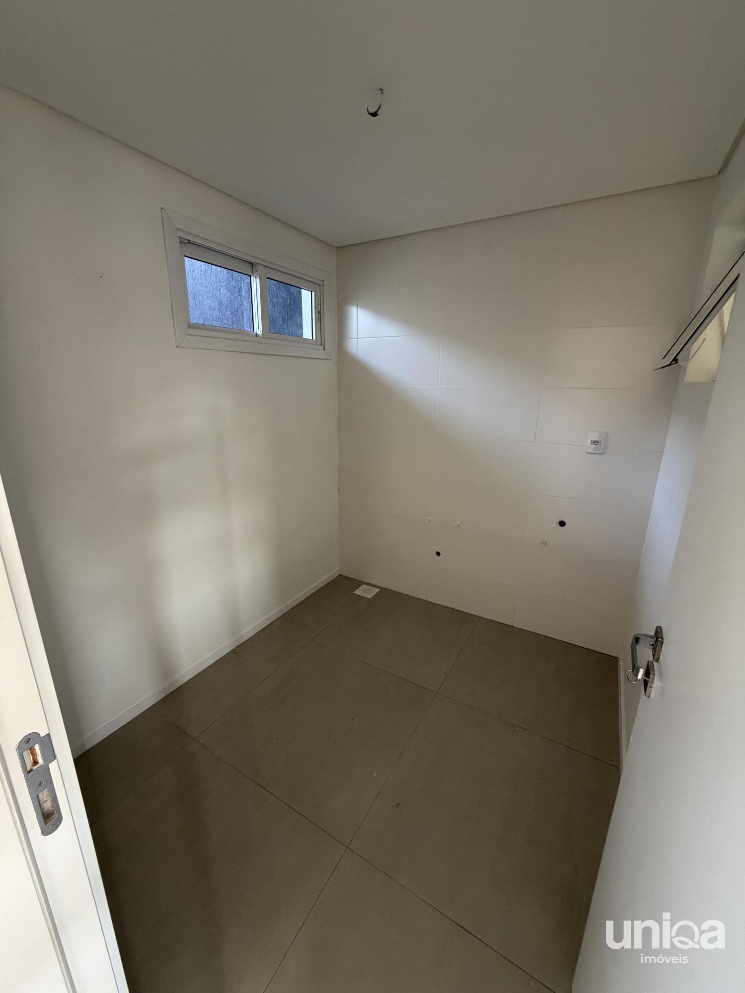 Casa nova 03 dorm piscina lareira para venda no Parque Santa Lúcia em Camobi