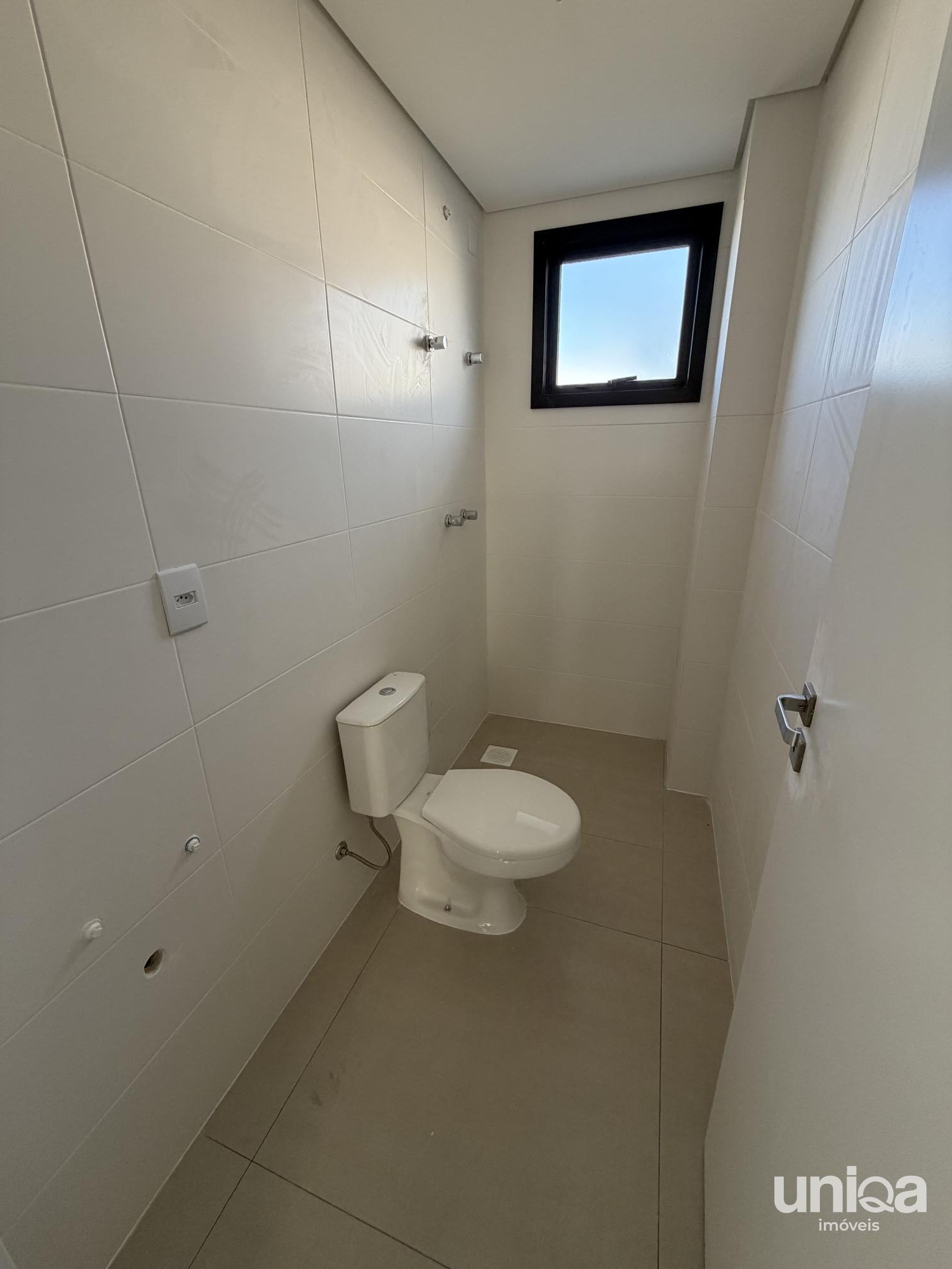 Casa nova 03 dorm piscina lareira para venda no Parque Santa Lúcia em Camobi