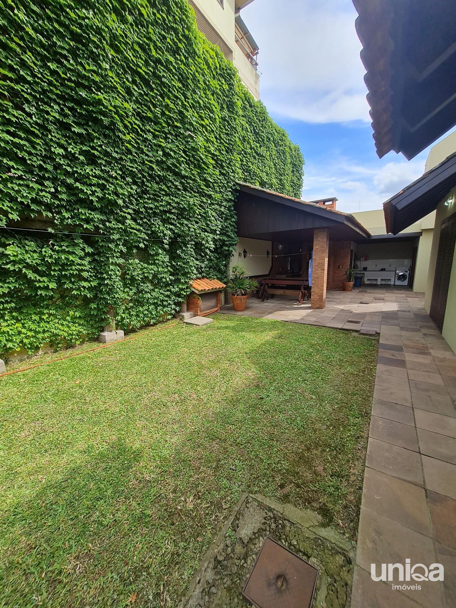 Casa térrea para venda 04 dormitórios 354m2 no bairro Nossa Senhora de Lourdes