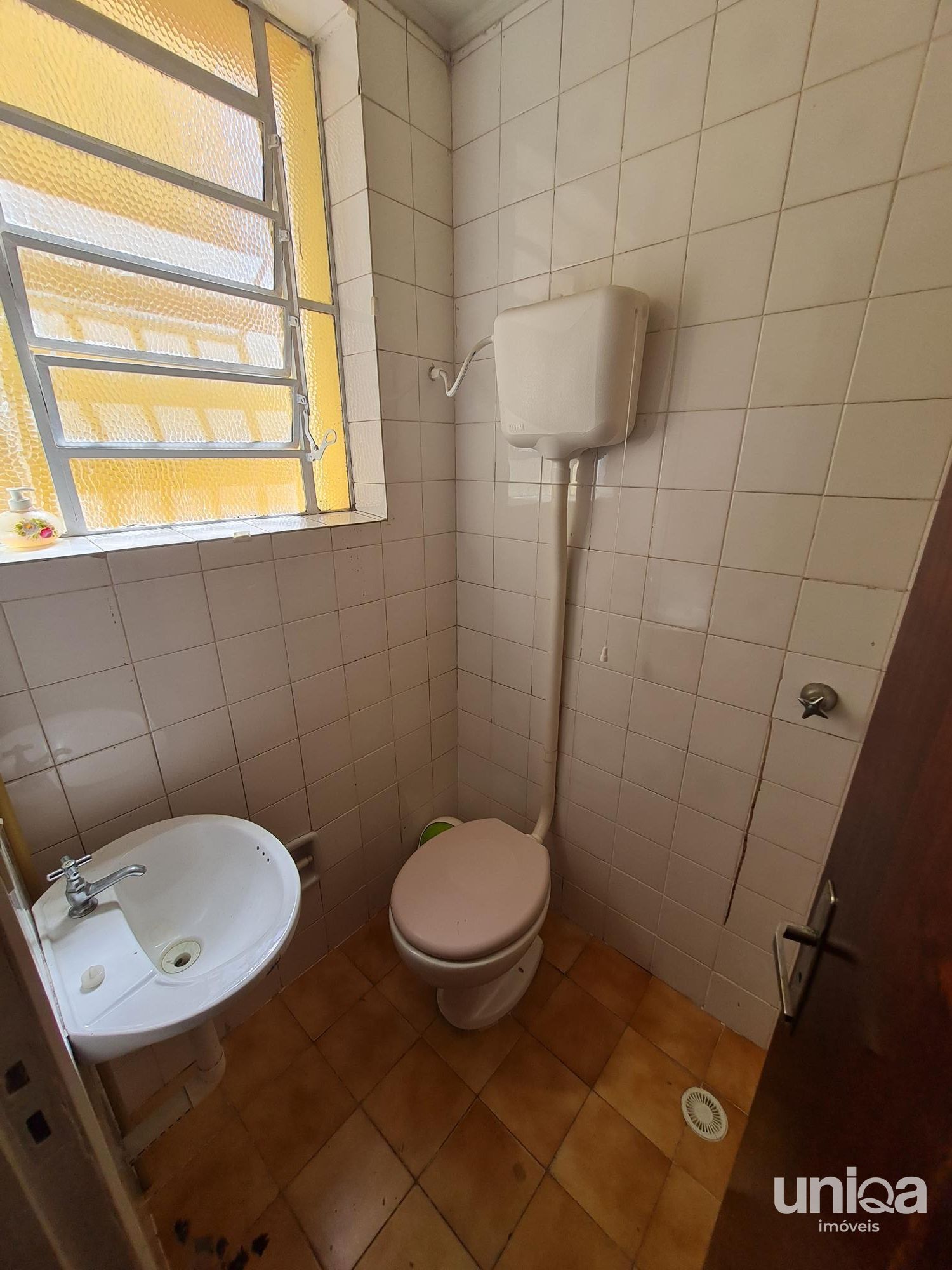 Apto para venda no ed Jequetibá térreo com terraço 03 quartos garagem 03 carros