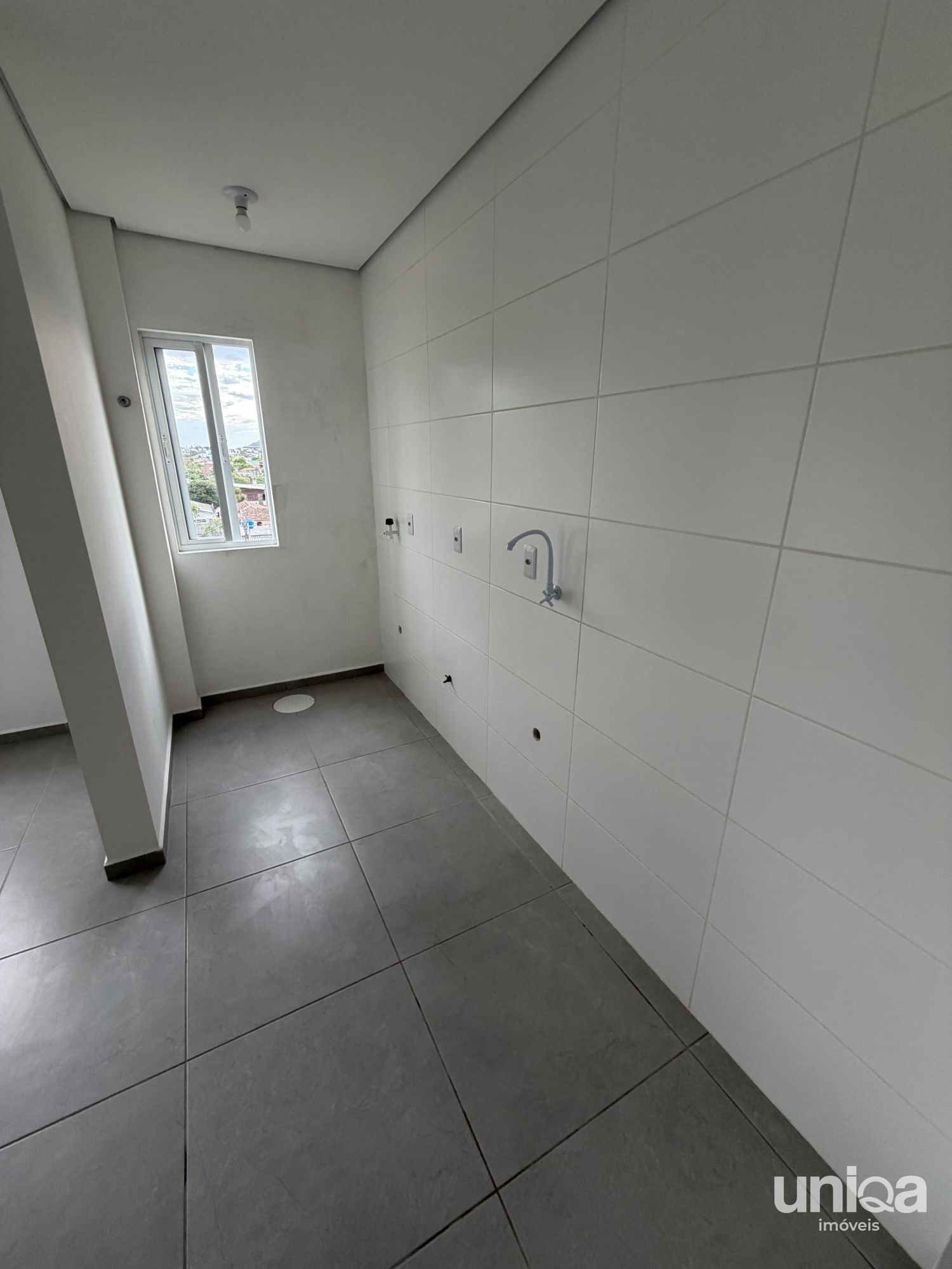 Apto 01 quartos elevador e garagem no ed Vulcano em camobi