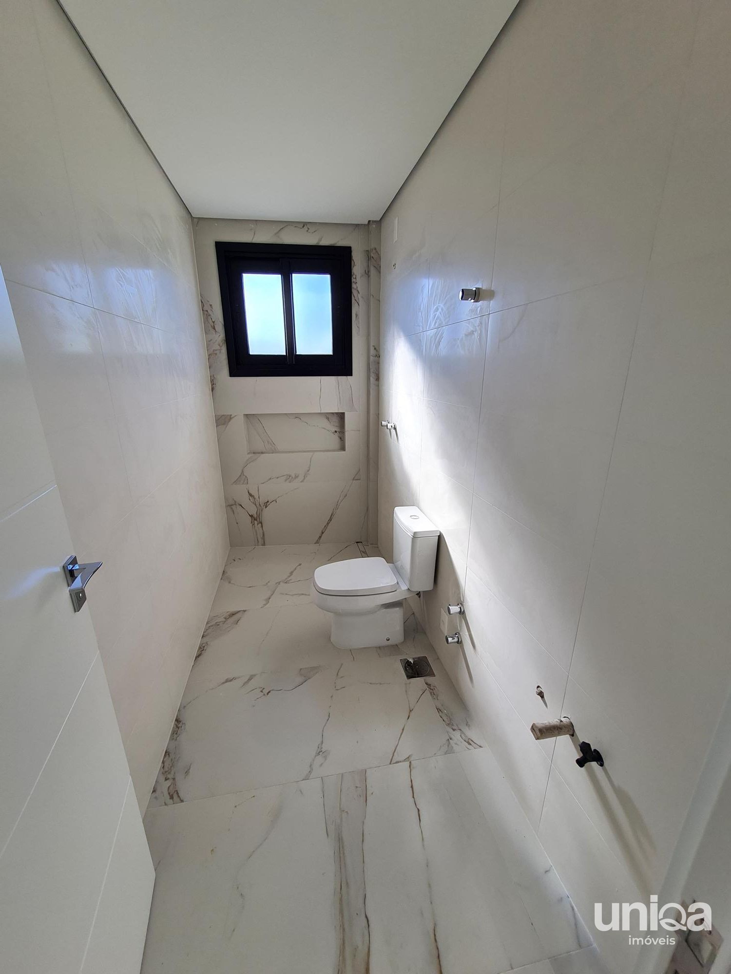 Casa nova para venda em camobi tipo sobrado alto padrão com 03 suítes + escritór
