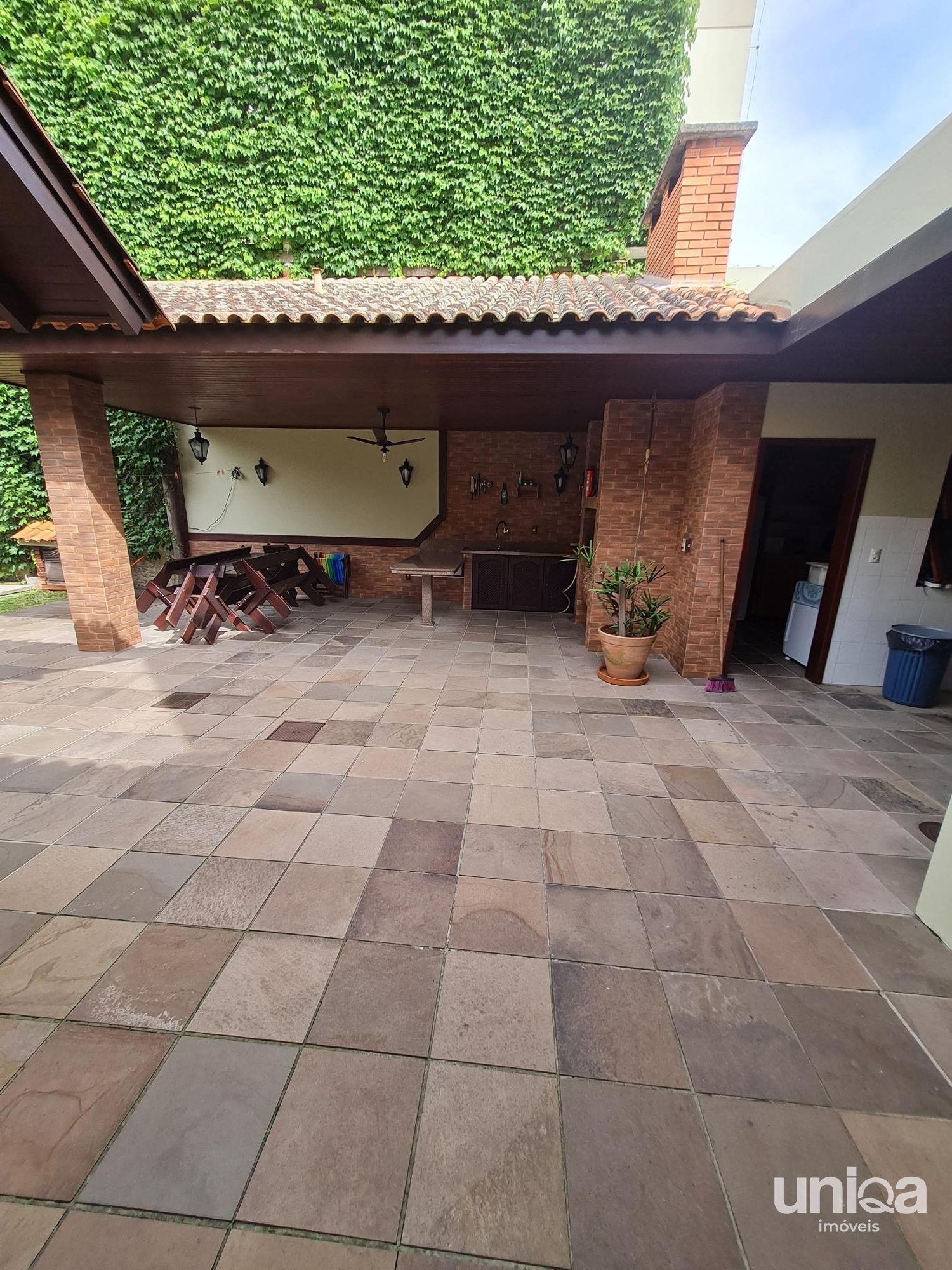Casa térrea para venda 04 dormitórios 354m2 no bairro Nossa Senhora de Lourdes