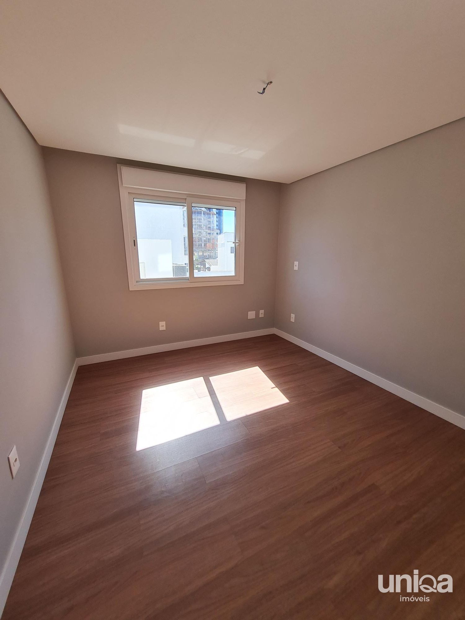 Apartamento 03 suítes a venda no centro de Santa Maria no ed Castro Alves