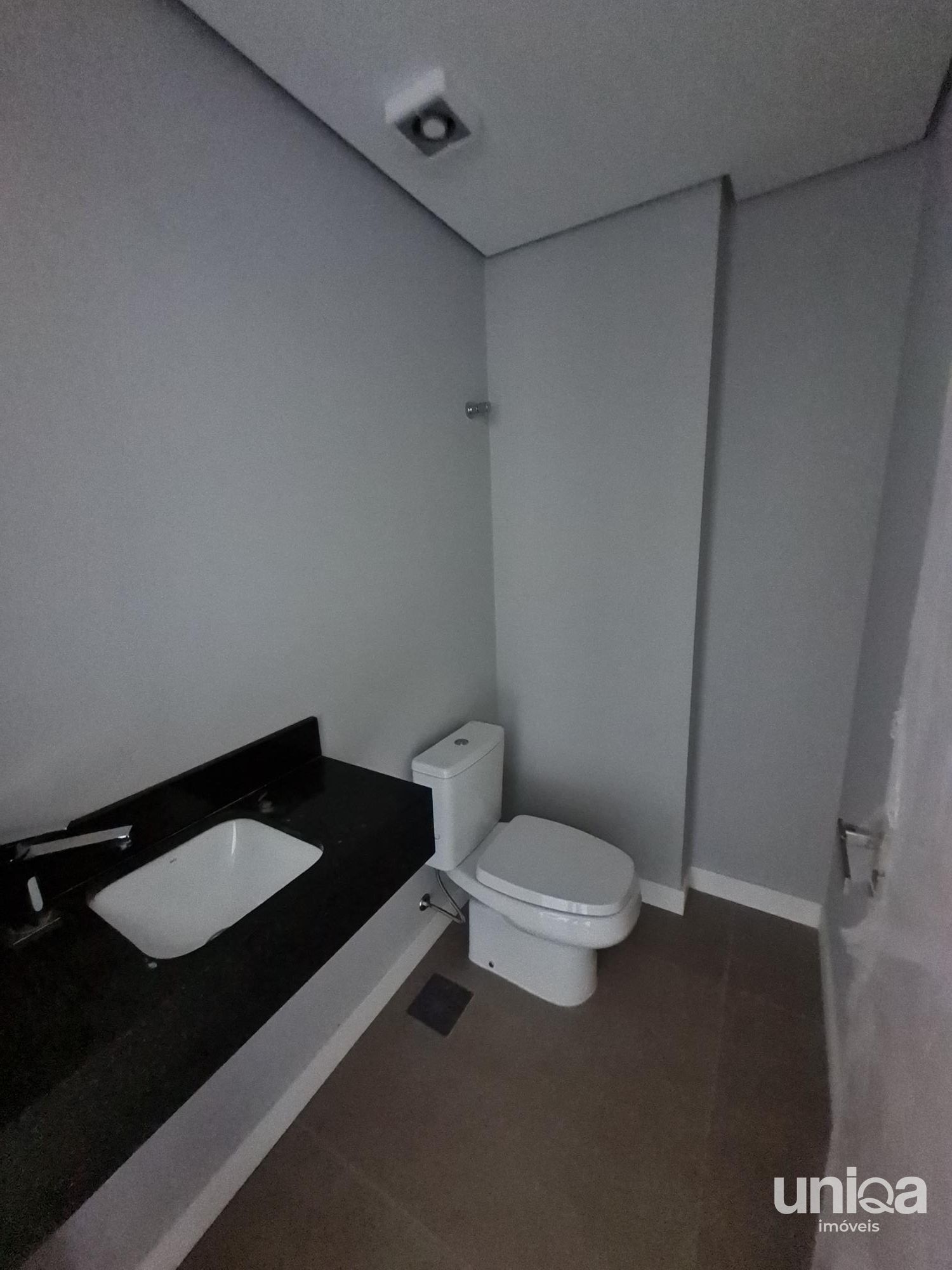 Apartamento 03 suítes a venda no centro de Santa Maria no ed Castro Alves