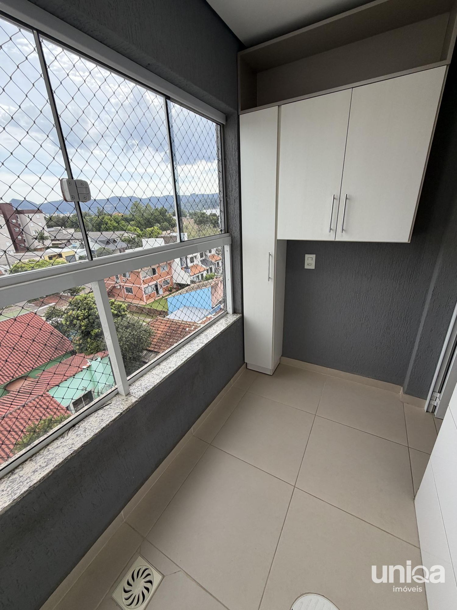 Apto 02 quartos suíte sacada churrasqueira 02 vagas garagem ed Felicita camobi