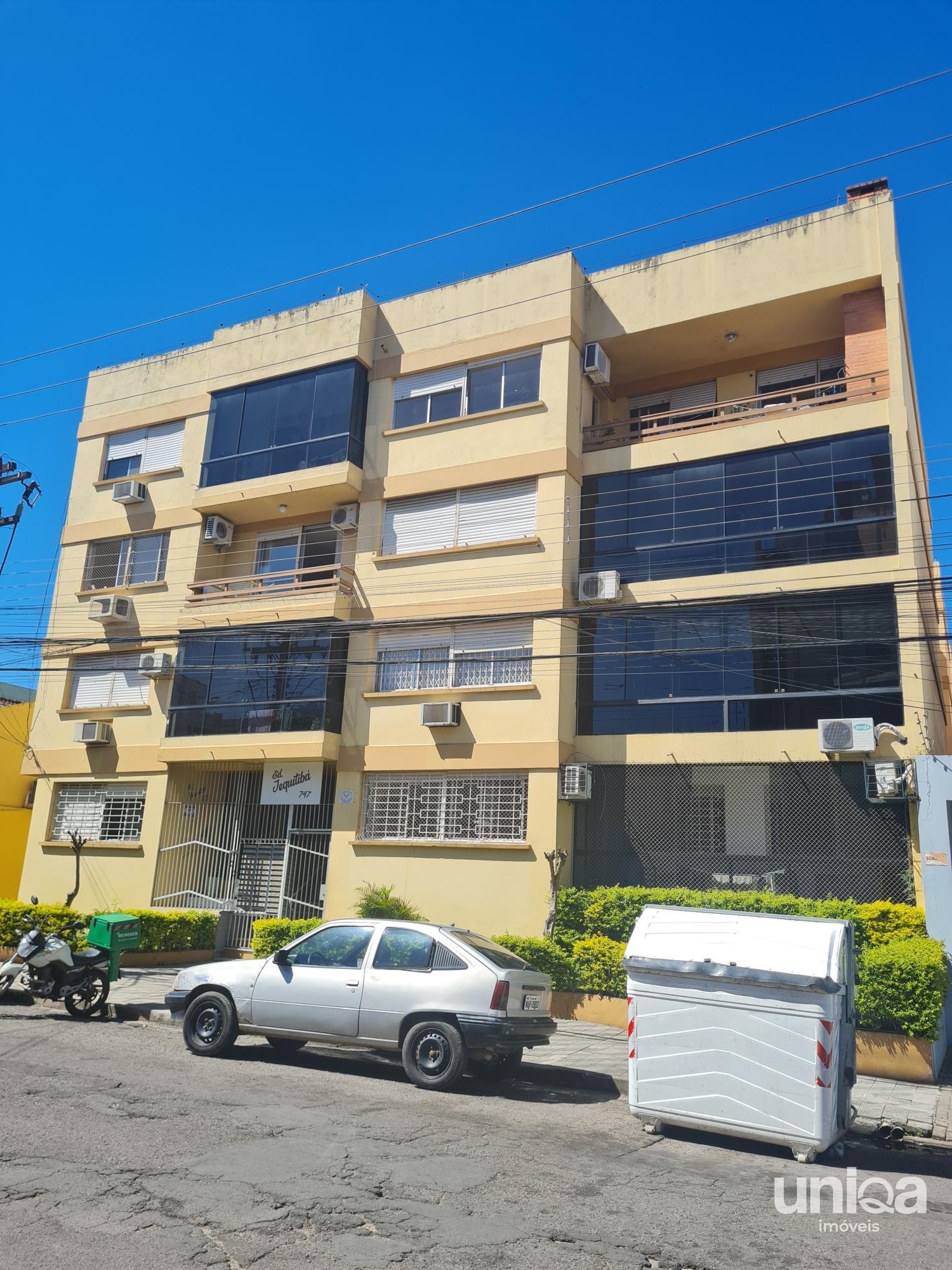 Apto para venda no ed Jequetibá térreo com terraço 03 quartos garagem 03 carros