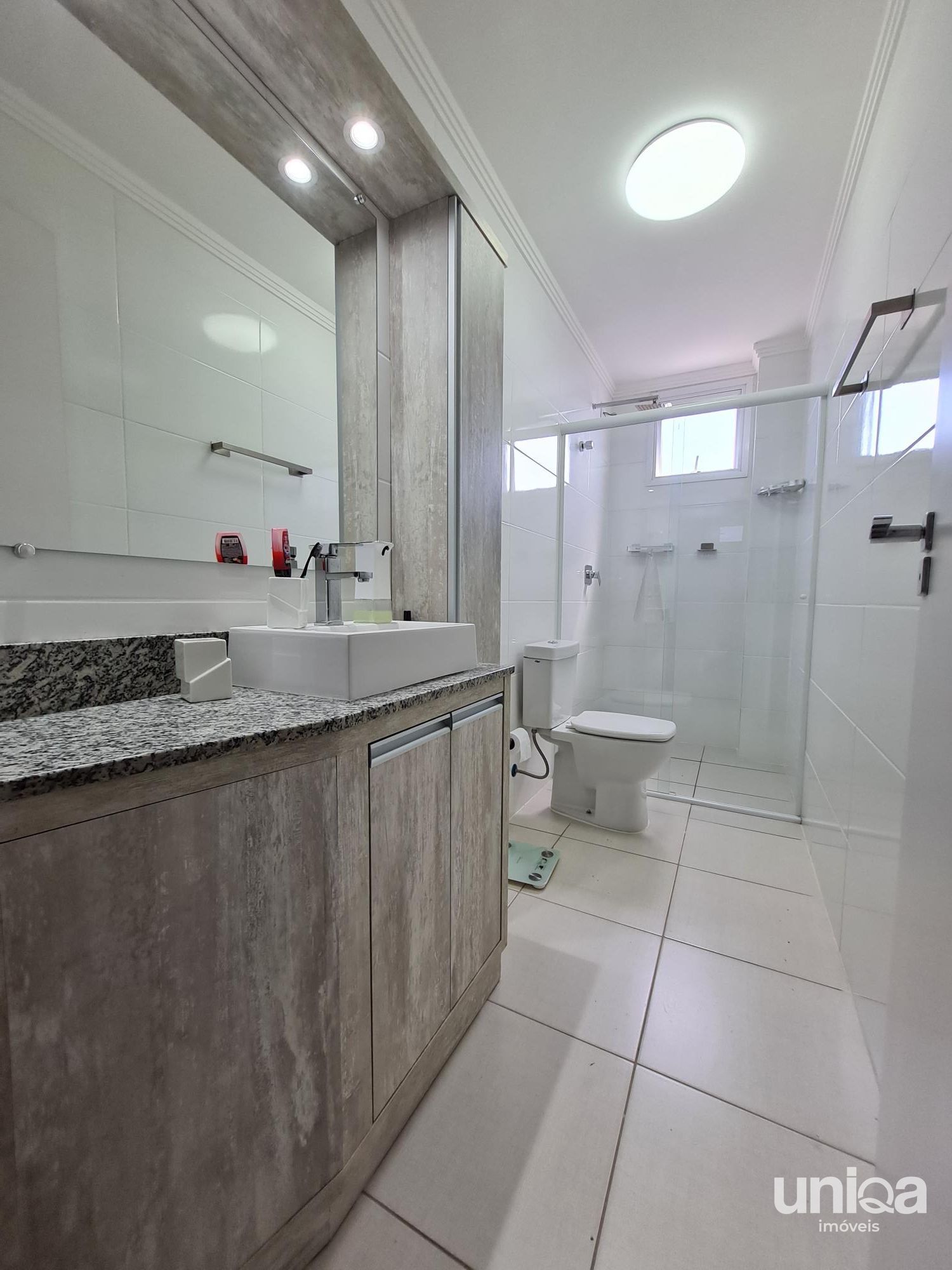 Apartamento de 02 dormitório Mobiliado no ed Torre de Vicenza em Santa Maria
