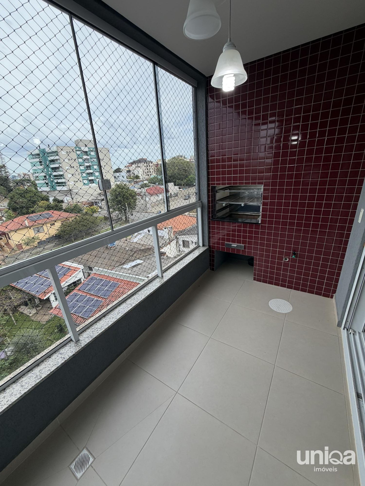 Apto 02 quartos suíte sacada churrasqueira 02 vagas garagem ed Felicita camobi
