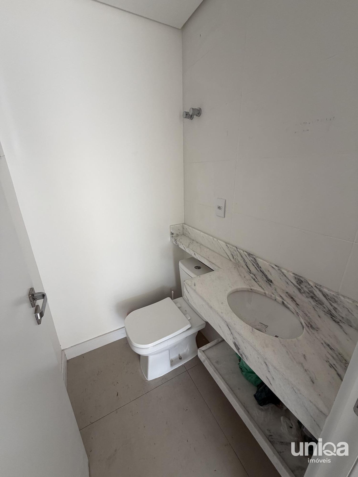 Casa nova 03 dorm com lareira para venda no Parque Santa Lúcia em Camobi