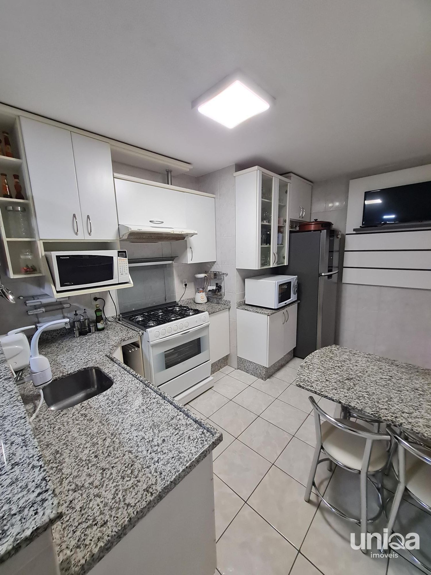 Apto térreo 02 quartos suíte cozinha gourmet churrasqueira garagem perto da UFSM