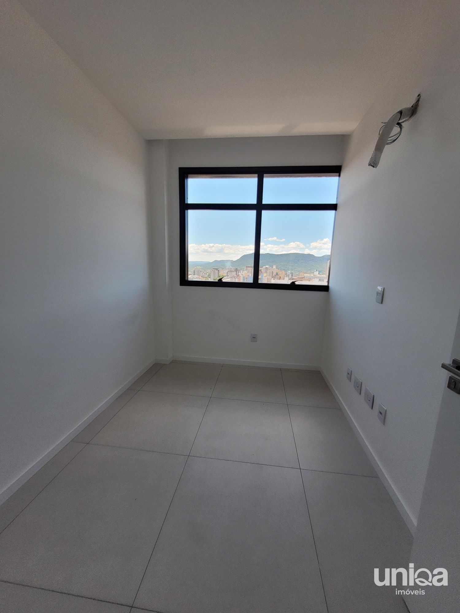 Sala comercial próximo ao Hospital de Caridade em Santa Maria - foto 2