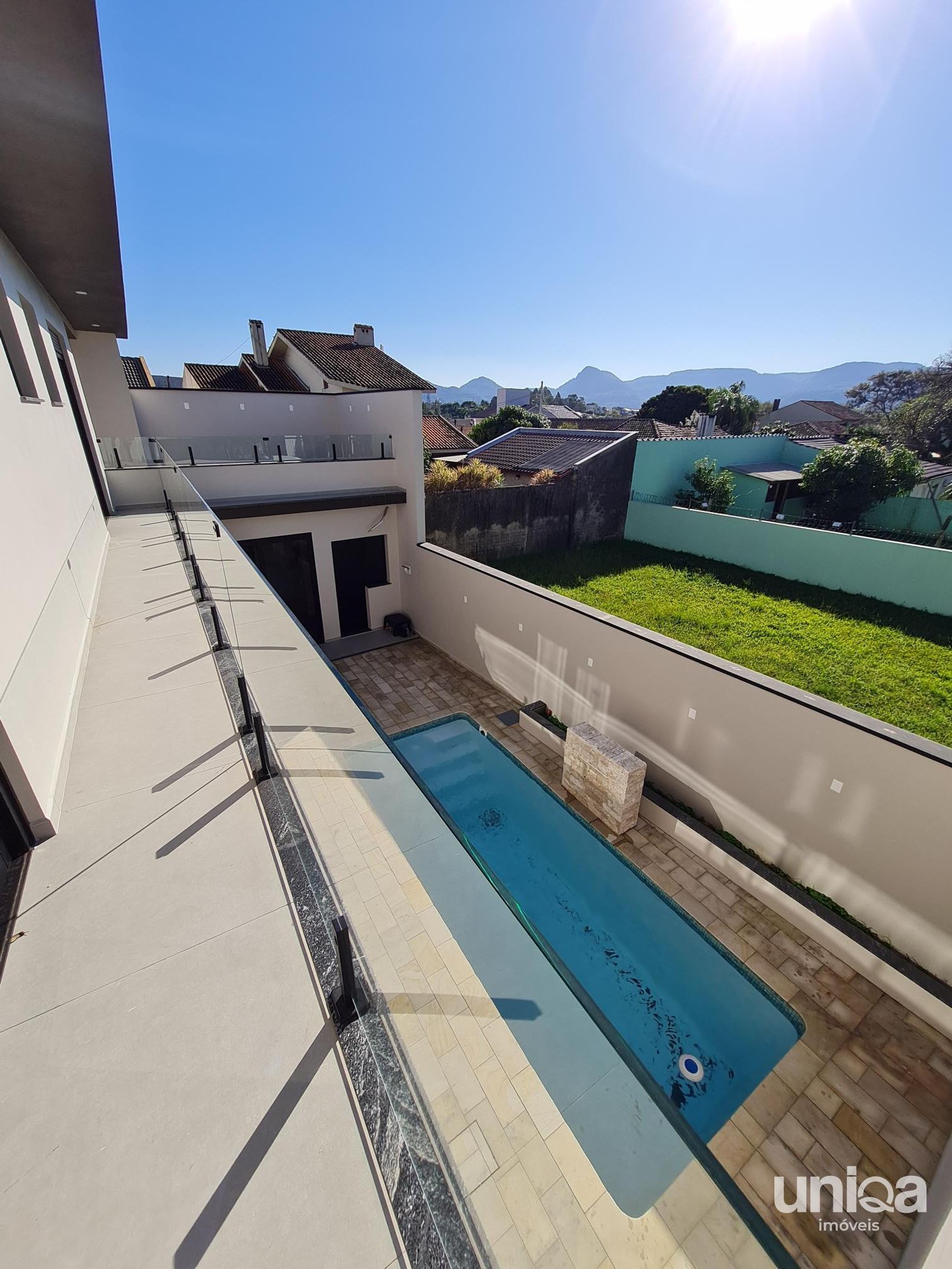 Casa nova para venda em camobi tipo sobrado alto padrão com 03 suítes + escritór
