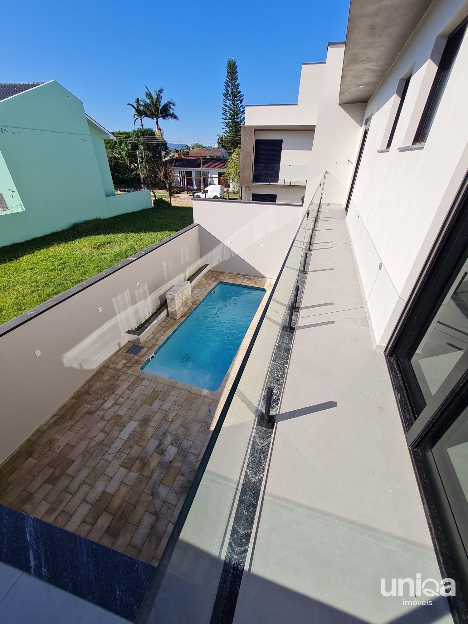 Casa nova para venda em camobi tipo sobrado alto padrão com 03 suítes + escritór