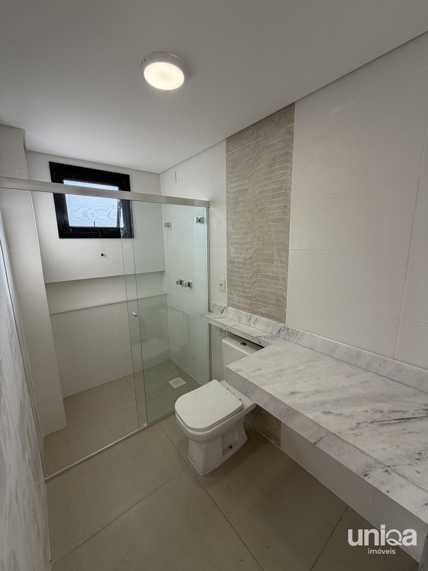 Casa nova 03 dorm com lareira para venda no Parque Santa Lúcia em Camobi