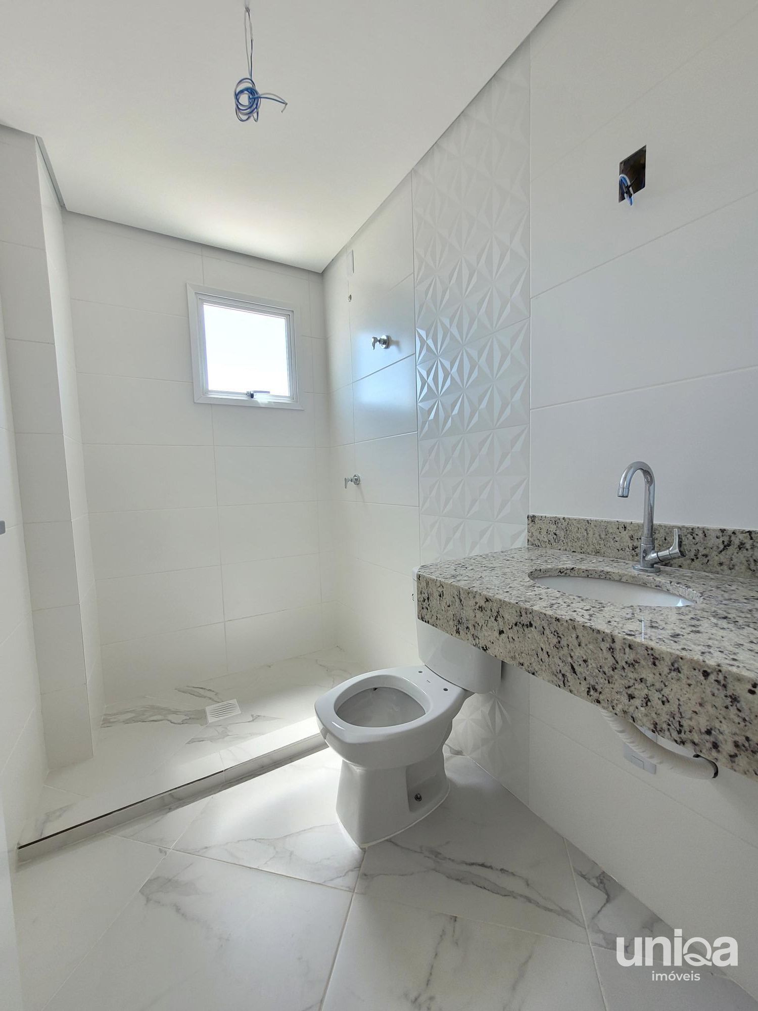 Apartamento 02 dormitórios Suíte Garagem ed Solar do Morro