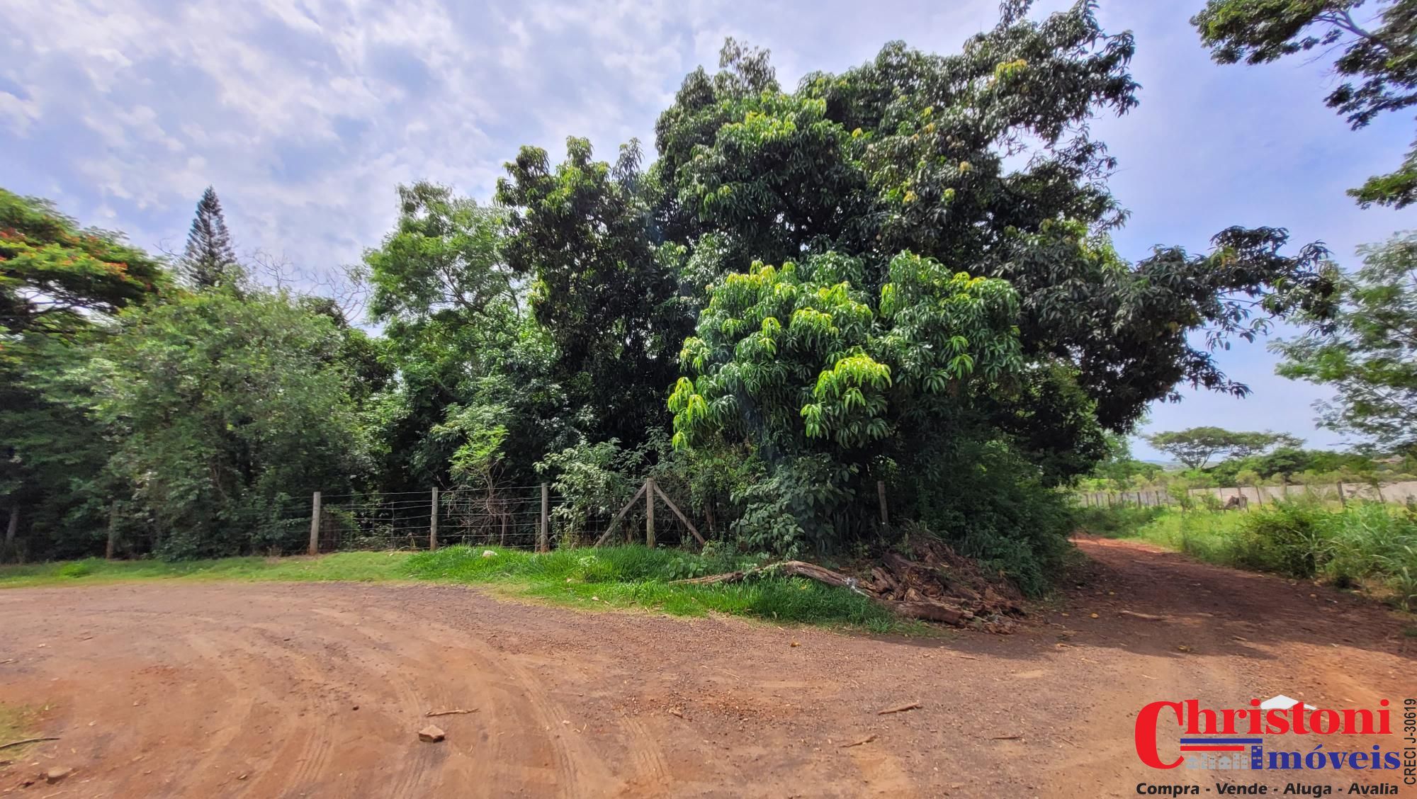 Chácara de no bairro Distrito Industrial Doutor Hélio Silva, em Ourinhos | Eu Corretor