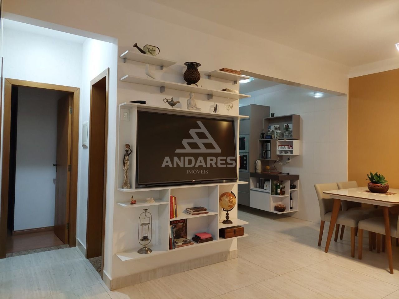 Apartamento à venda com 2 quartos, 72m² - Foto 1