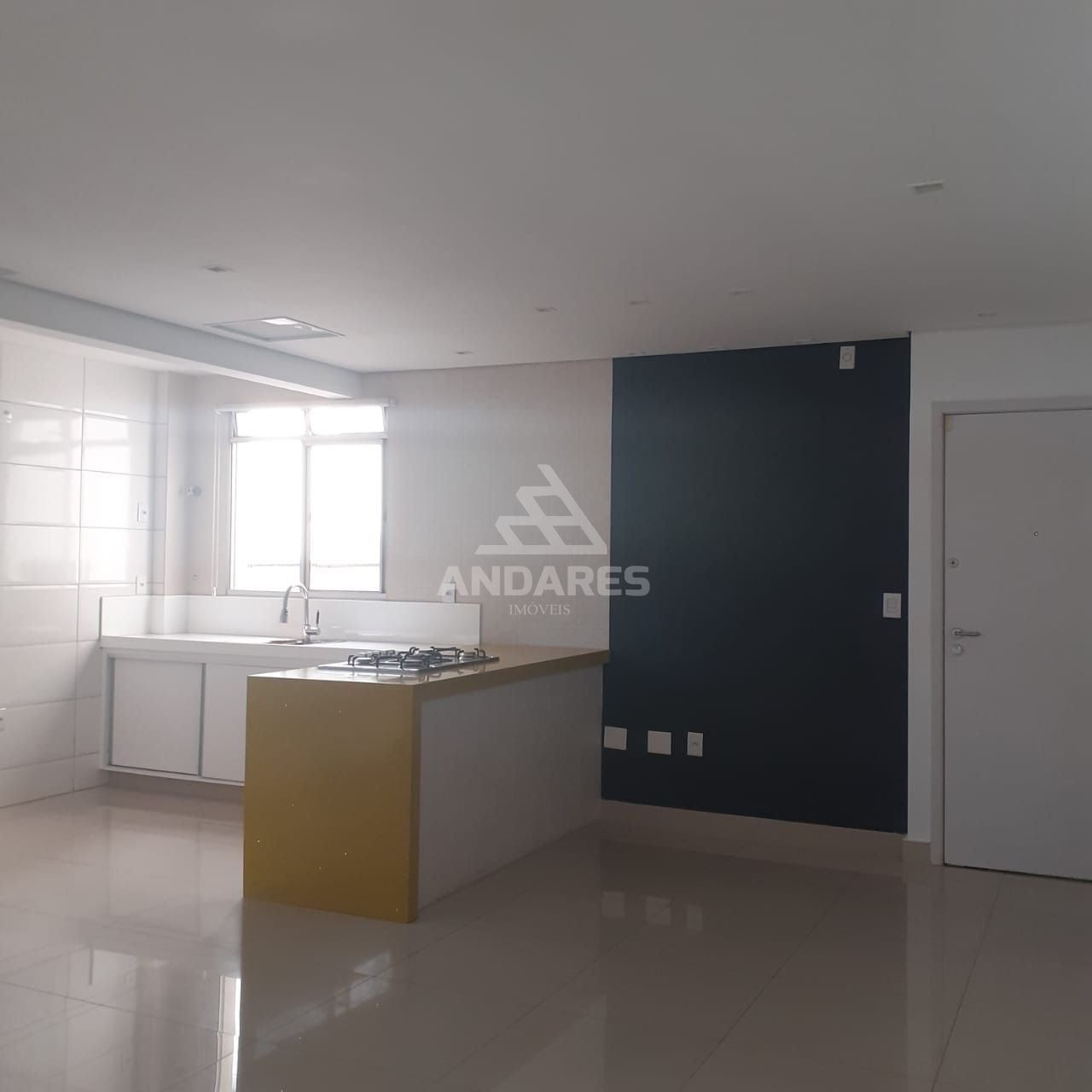 Apartamento à venda com 2 quartos, 99m² - Foto 1