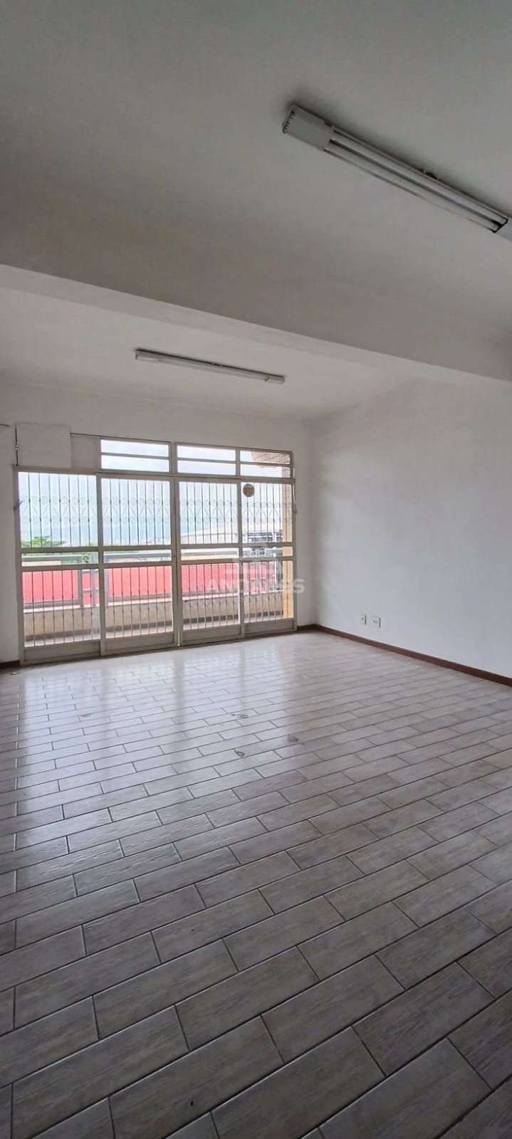 Loja-Salão para alugar com 1 quarto, 32m² - Foto 1