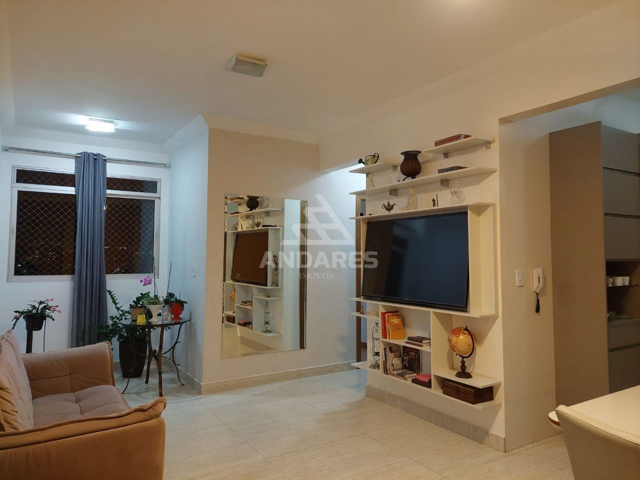 Apartamento à venda com 2 quartos, 72m² - Foto 2