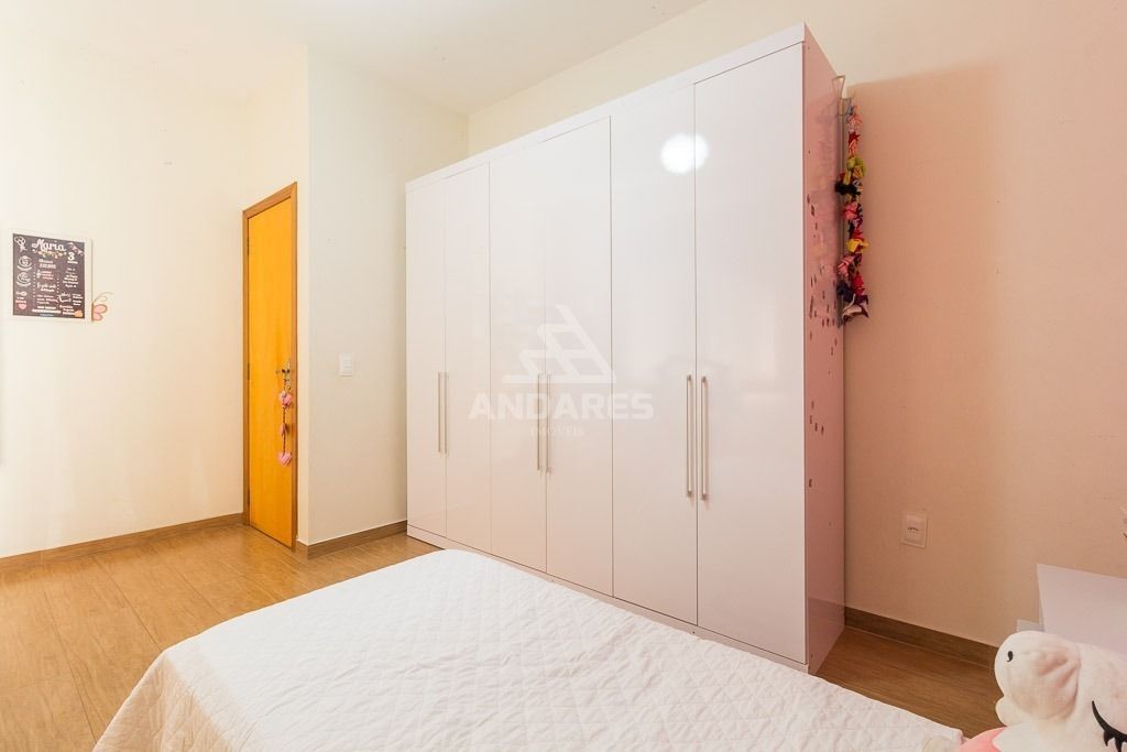 Casa à venda com 3 quartos, 362m² - Foto 17