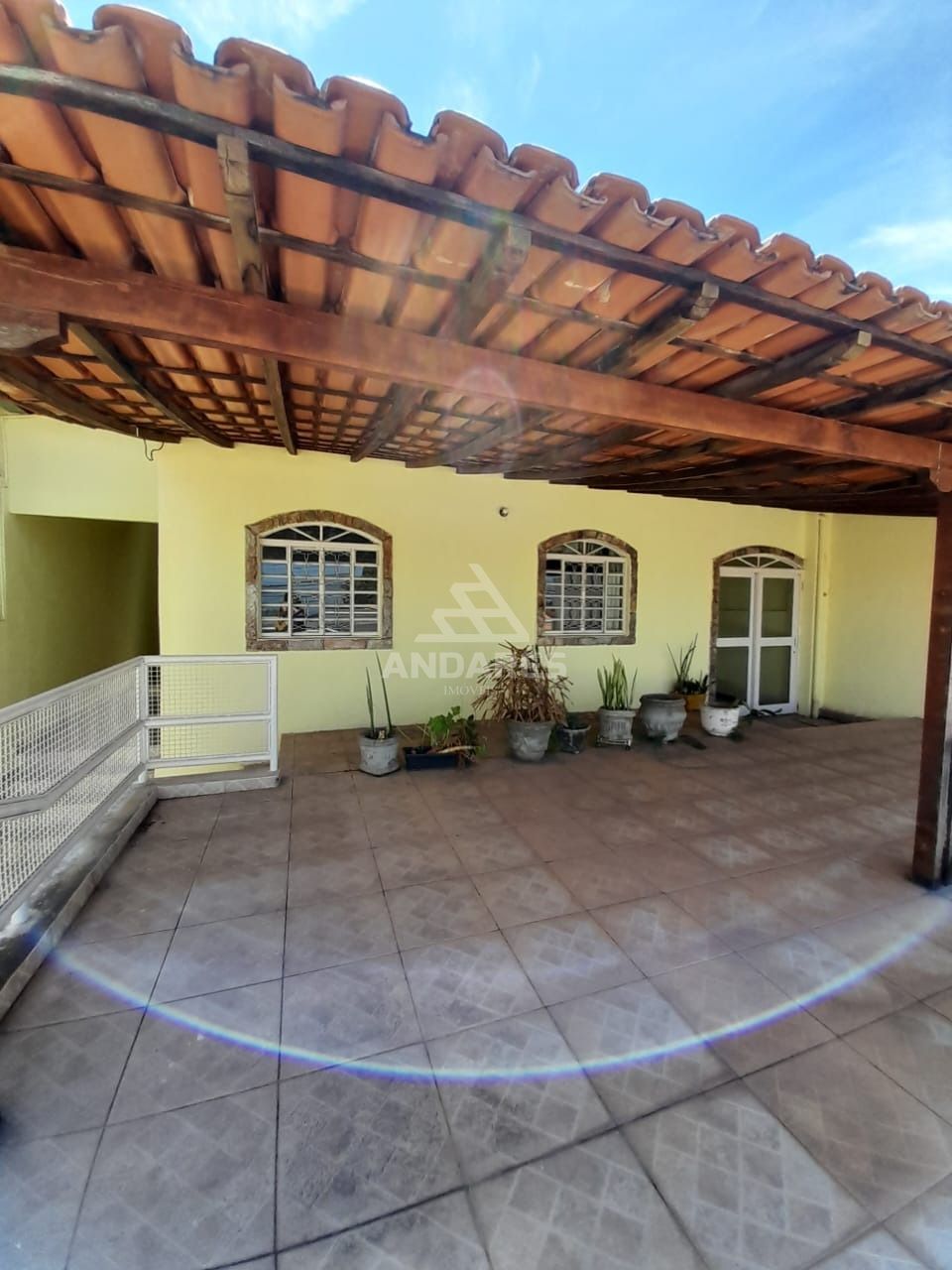 Casa à venda com 4 quartos, 300m² - Foto 1