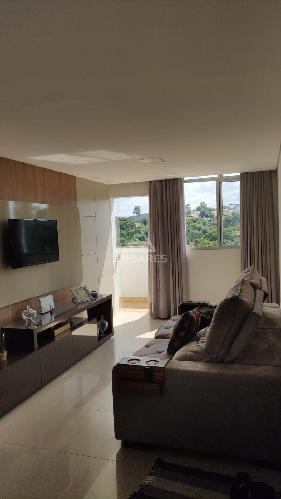 Apartamento à venda com 3 quartos, 115m² - Foto 1