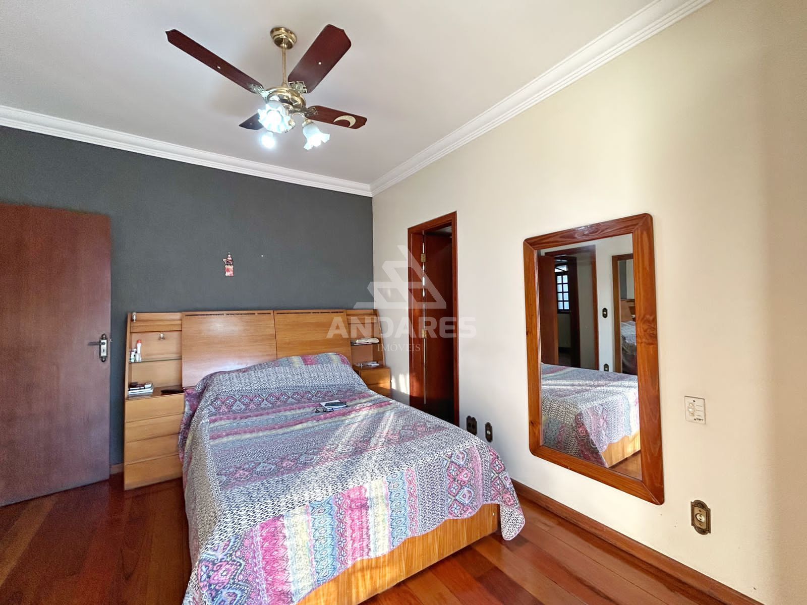 Casa à venda com 4 quartos, 360m² - Foto 18