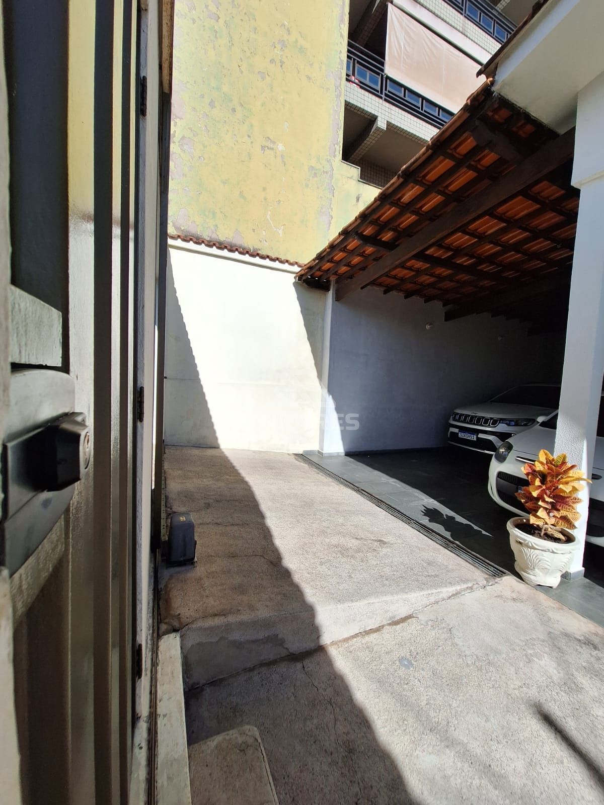 Casa à venda com 2 quartos, 360m² - Foto 3