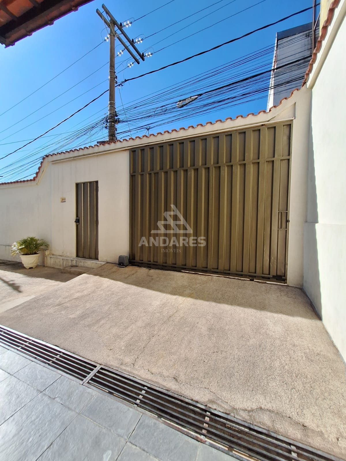 Casa à venda com 2 quartos, 360m² - Foto 2