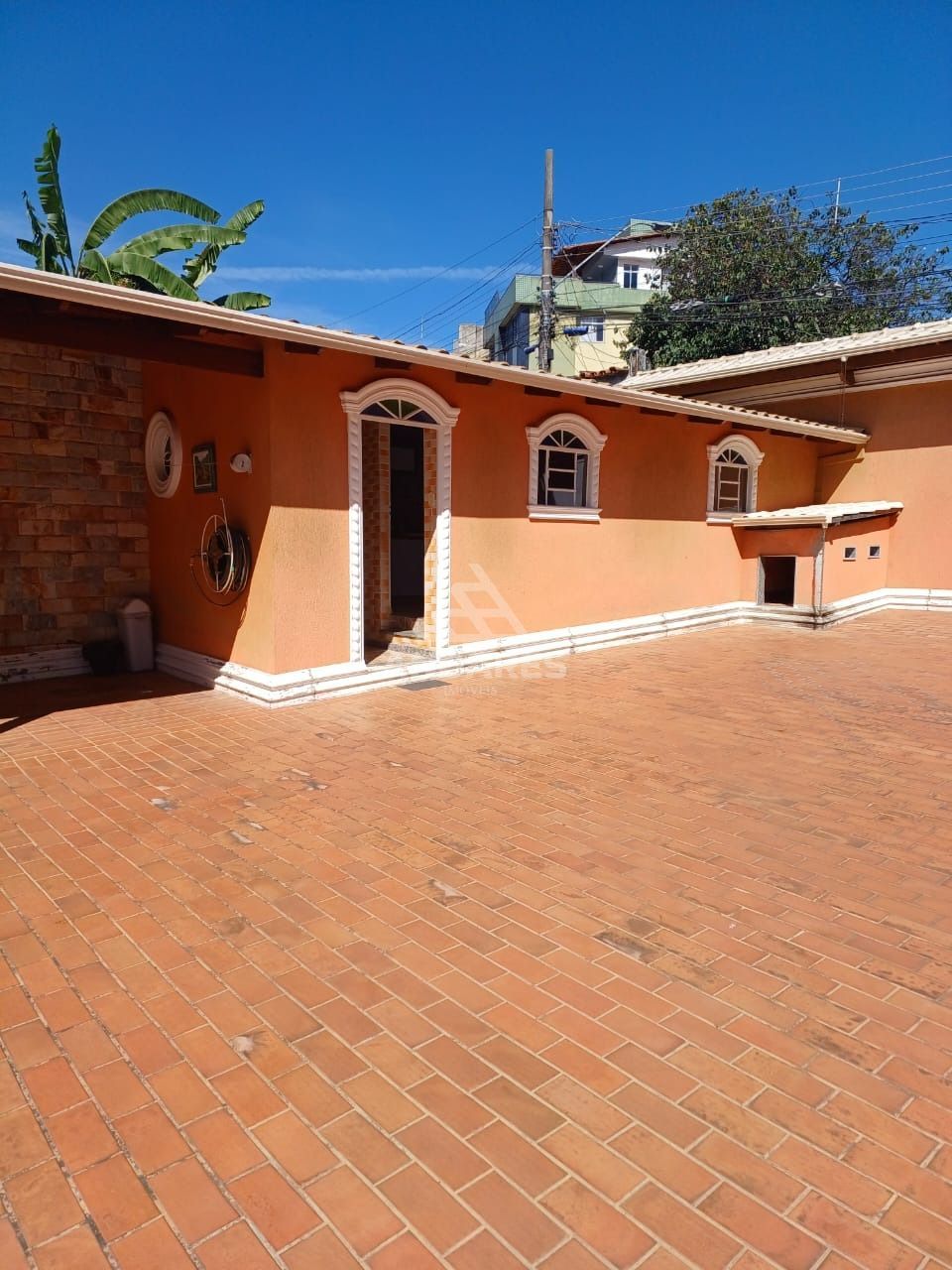 Casa à venda com 4 quartos, 360m² - Foto 2