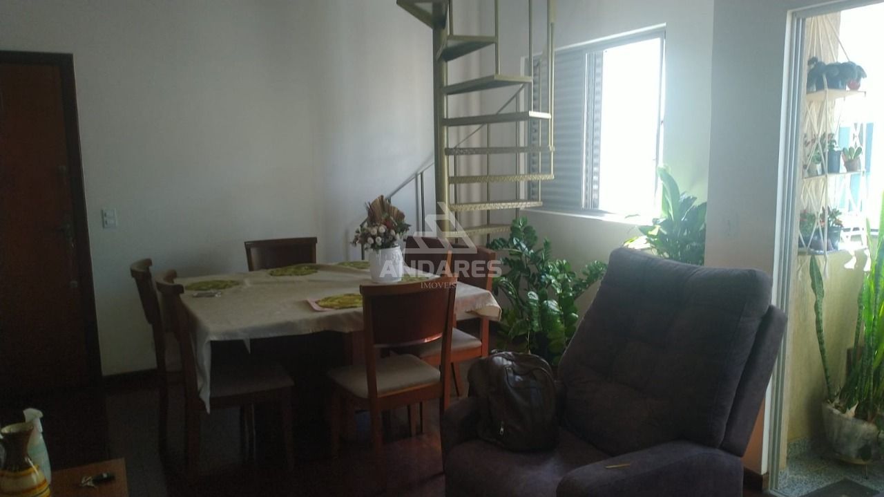 Apartamento à venda com 3 quartos, 160m² - Foto 2