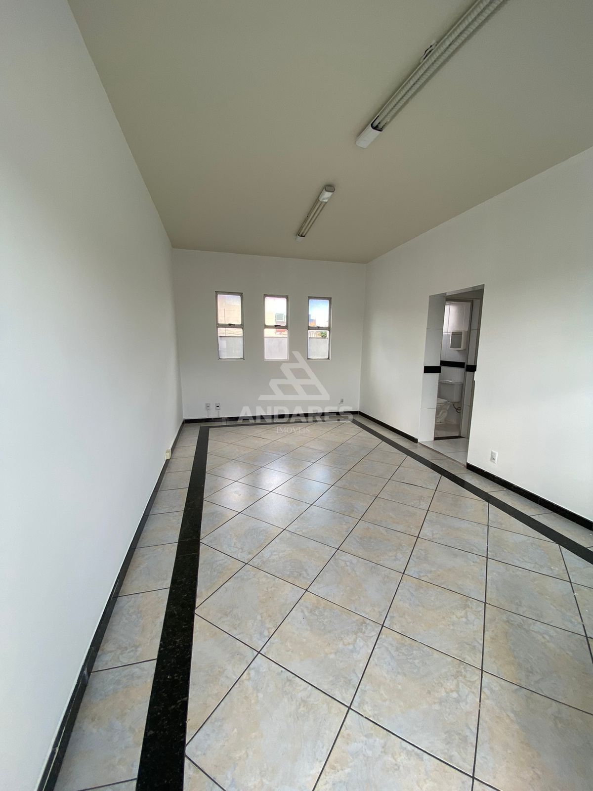 Loja-Salão para alugar com 1 quarto, 25m² - Foto 2