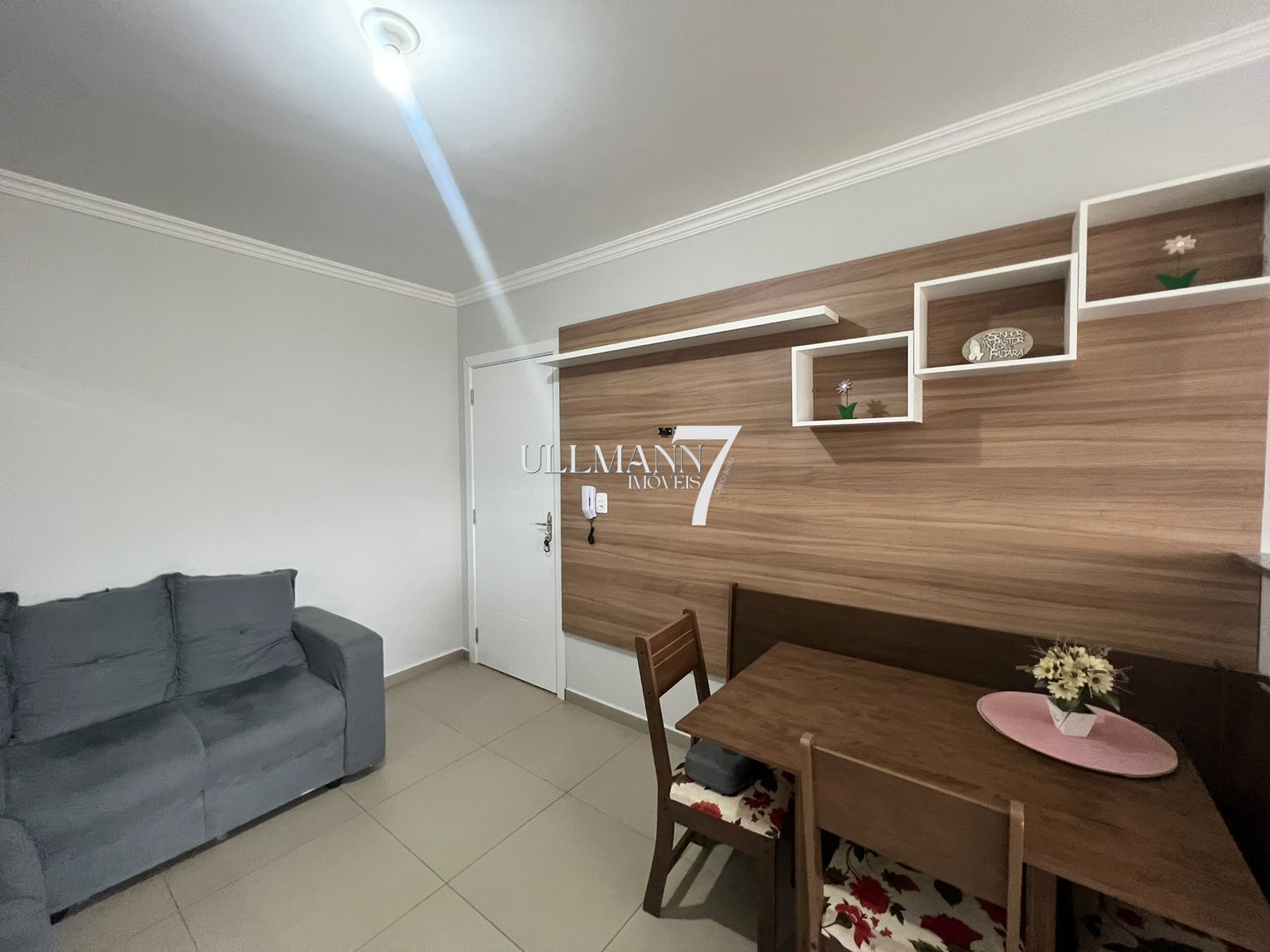 Apartamento à venda com 2 quartos, 57m² - Foto 1