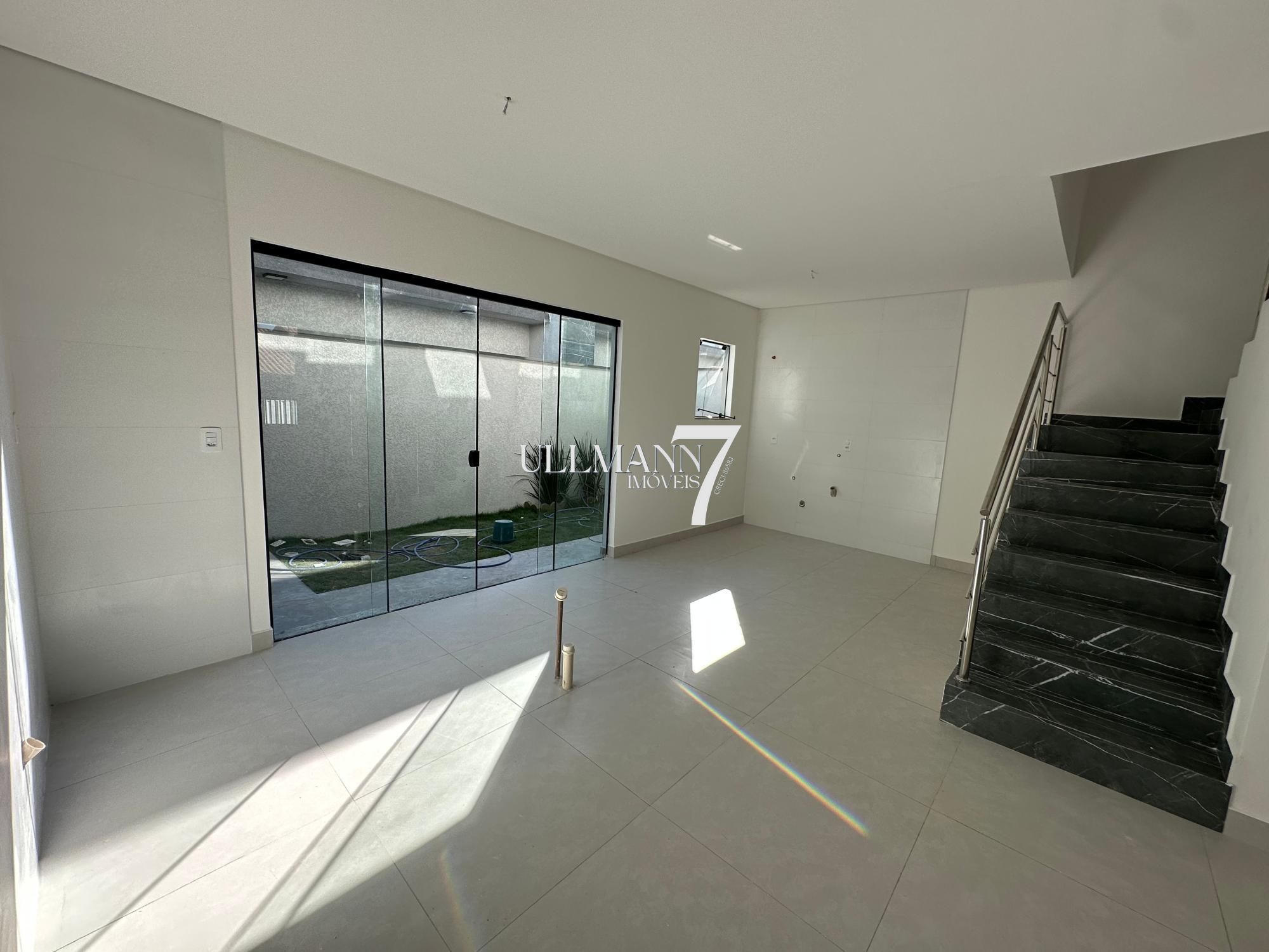 Sobrado de 3 quartos, 100m² no bairro Nossa Senhora de Fátima, em Penha | Eu Corretor