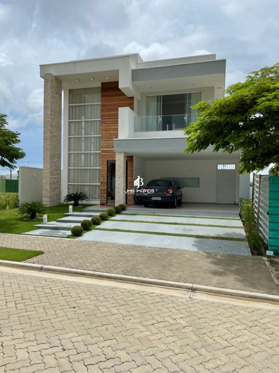 Casa de Condomínio à venda com 4 quartos, 243m² - Foto 1