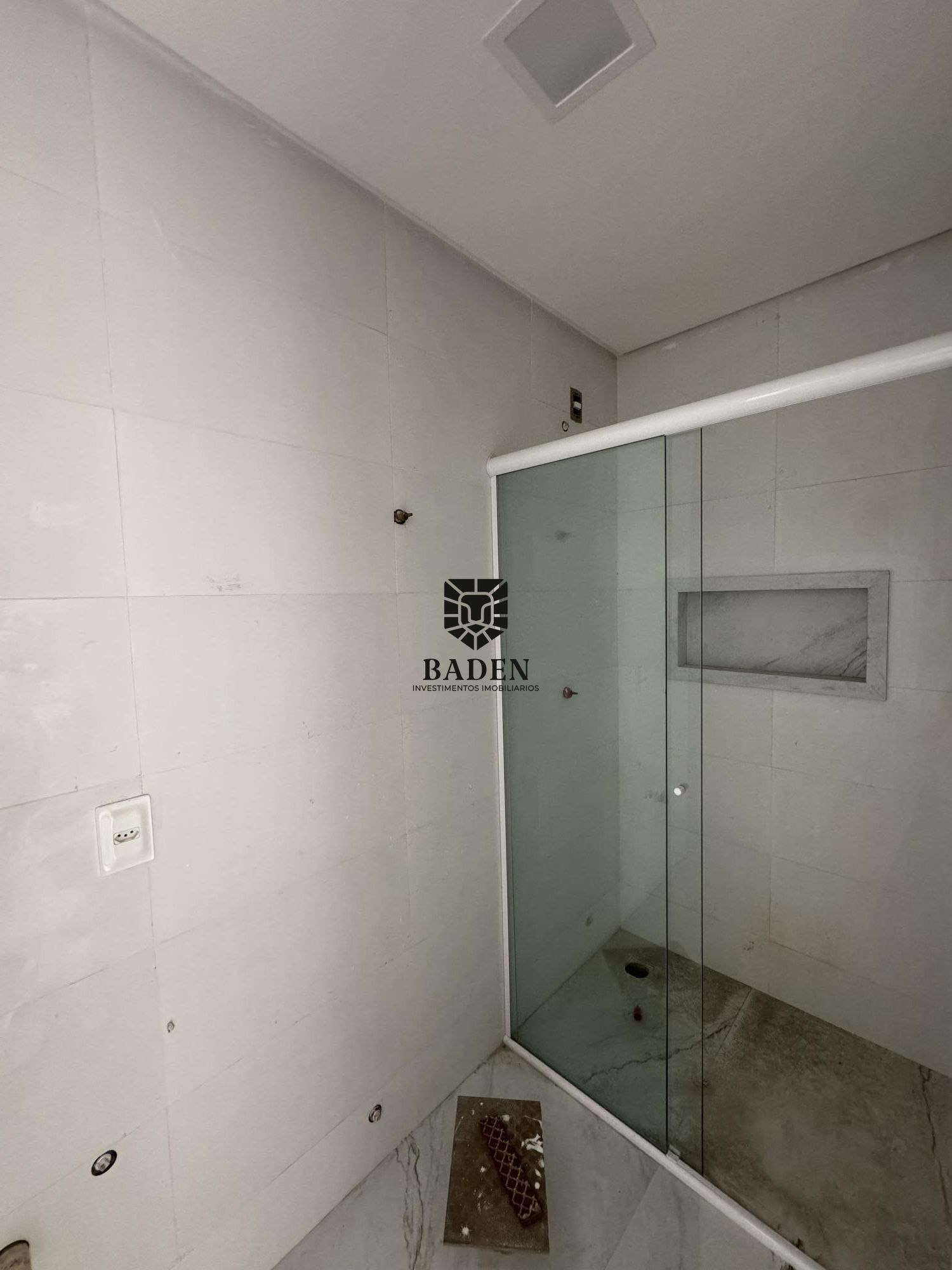 Apartamento à venda com 2 quartos, 70m² - Foto 12