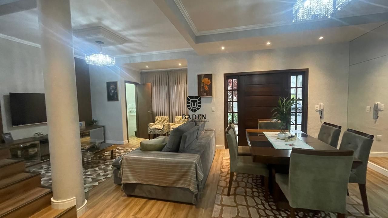 Casa para alugar com 4 quartos, 288m² - Foto 5