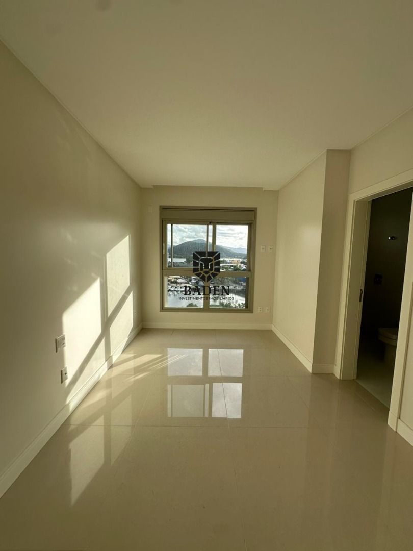 Apartamento à venda com 4 quartos, 160m² - Foto 9