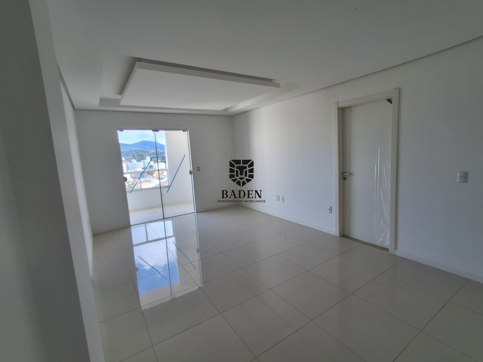 Apartamento à venda com 2 quartos, 77m² - Foto 3