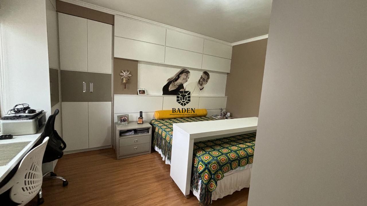 Apartamento à venda com 3 quartos, 262m² - Foto 11