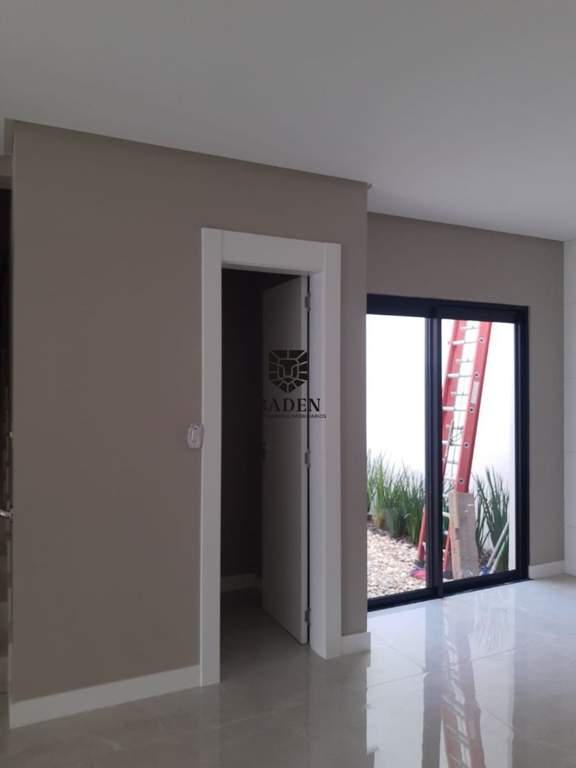 Sobrado à venda com 3 quartos, 220m² - Foto 6